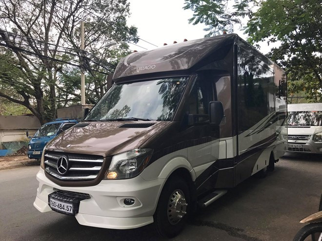nha di dong mercedes benz hang hiem ve viet nam