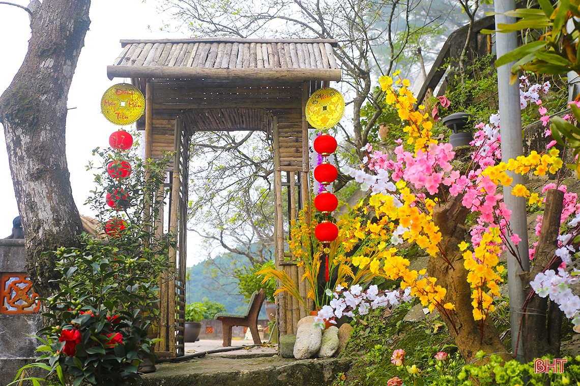 Chùa Hương Tích Hà Tĩnh - điểm “check in” đậm sắc xuân