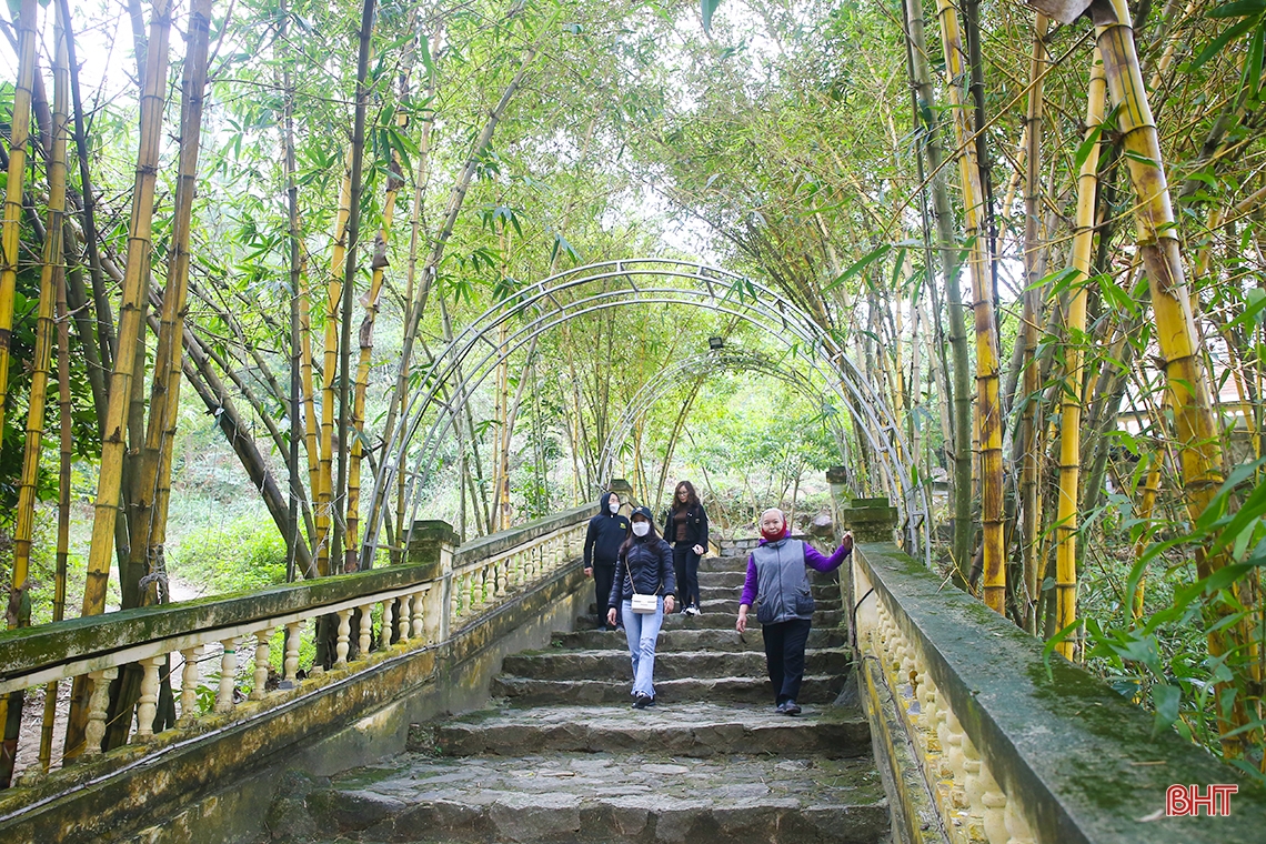 Chùa Hương Tích Hà Tĩnh - điểm “check in” đậm sắc xuân