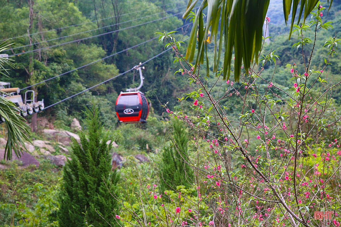 Chùa Hương Tích Hà Tĩnh - điểm “check in” đậm sắc xuân