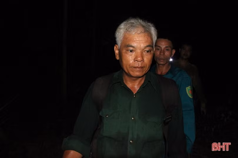 Trắng đêm canh lửa giữ rừng ở Can Lộc