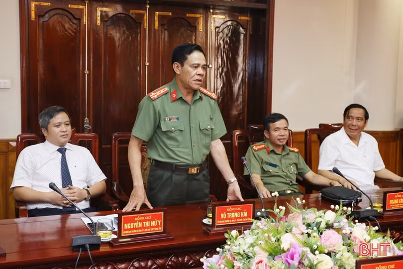 Lãnh đạo Trung ương, Hà Tĩnh chúc mừng Giám đốc Công an các tỉnh Nghệ An, Quảng Bình