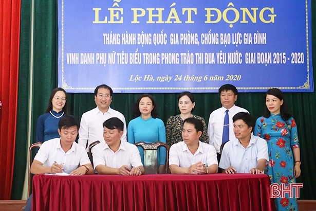 Lộc Hà vinh danh 30 phụ nữ tiêu biểu trong phong trào thi đua yêu nước