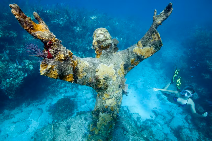 Những điều kỳ lạ được tìm thấy dưới biển sâu