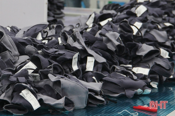 Haivina Hồng Lĩnh thu hơn 13 tỷ đồng từ xuất khẩu găng tay