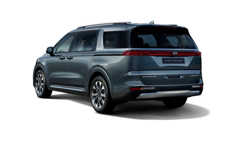 Kia Sedona 2021 chính thức lộ diện: Đẹp hơn, rộng rãi hơn
