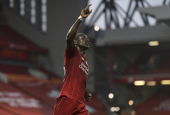 Kết quả Liverpool 4-0 Crystal Palace: Chạm một tay vào chức vô địch