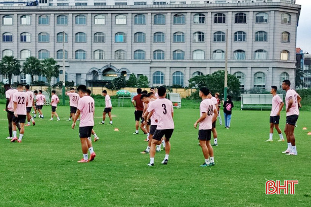 Hồng Lĩnh Hà Tĩnh tập buổi cuối cùng trước trận gặp Sài Gòn FC