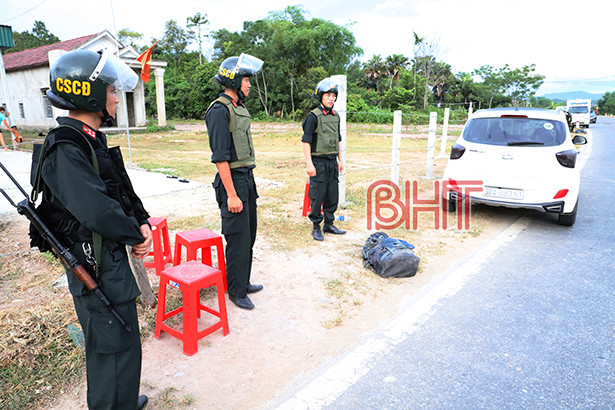 Công an Hà Tĩnh truy đuổi trong đêm bắt vụ vận chuyển hơn 3 yến ma túy