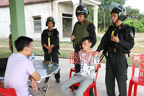 Công an Hà Tĩnh truy đuổi trong đêm bắt vụ vận chuyển hơn 3 yến ma túy