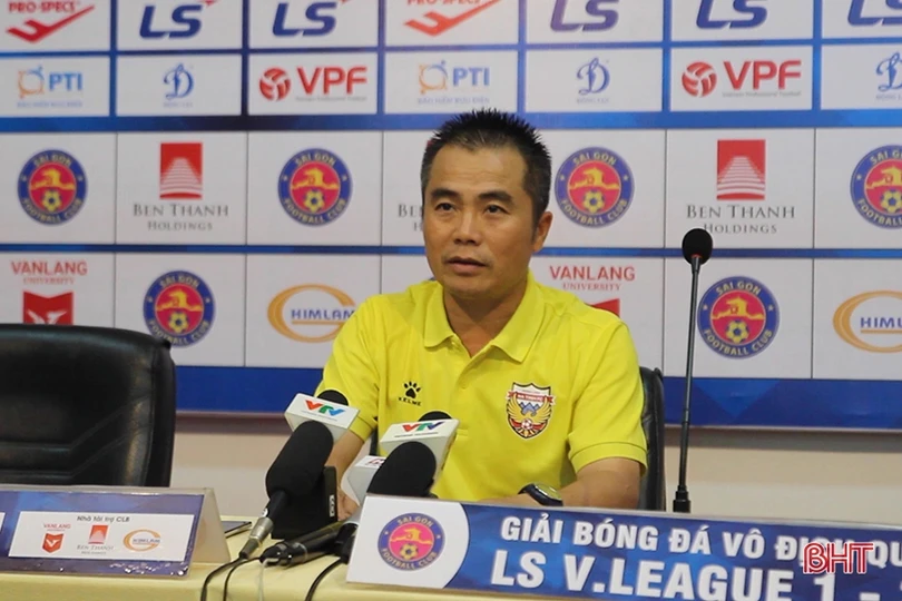 Hồng Lĩnh Hà Tĩnh thi đấu nỗ lực vẫn mất điểm trên sân Thống Nhất