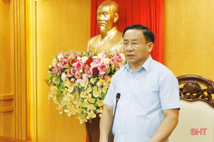 Trình Ban Chấp hành Đảng bộ tỉnh cho ý kiến các dự thảo nội dung trước khi trình Kỳ họp thứ 15 HĐND tỉnh