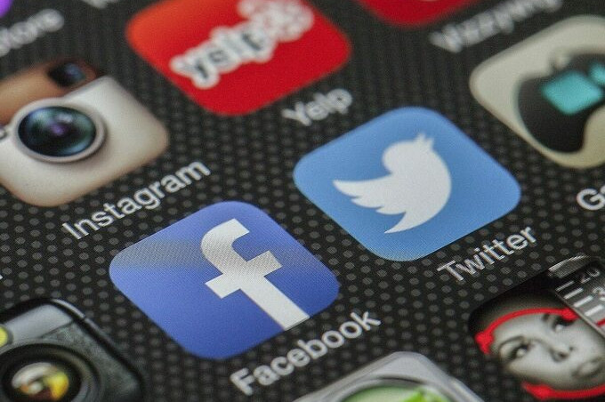 Facebook, Twitter lao đao vì bị tẩy chay