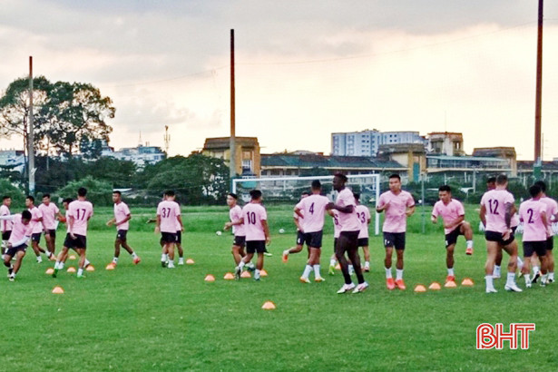 Hồng Lĩnh Hà Tĩnh tập buổi cuối cùng trước trận gặp Sài Gòn FC