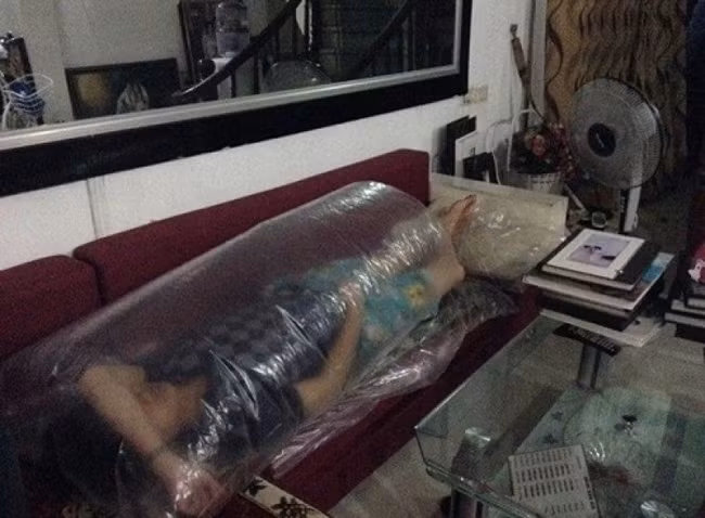 Muôn kiểu “giải nhiệt” hài hước trong cái nóng oi bức 40 độ