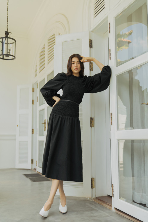 Váy đơn sắc cho nàng công sở