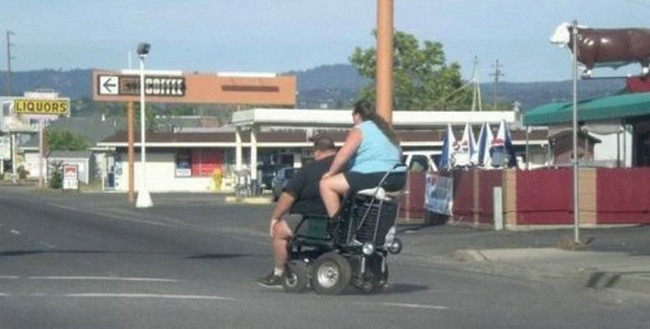 Những hình ảnh khó tin trên đường phố