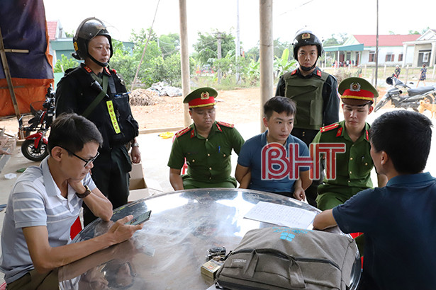 Công an Hà Tĩnh truy đuổi trong đêm bắt vụ vận chuyển hơn 3 yến ma túy