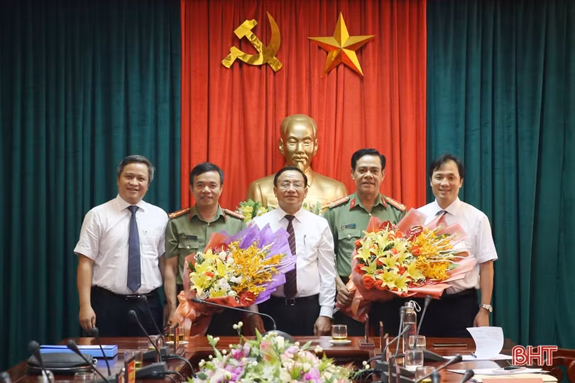 Lãnh đạo Trung ương, Hà Tĩnh chúc mừng Giám đốc Công an các tỉnh Nghệ An, Quảng Bình