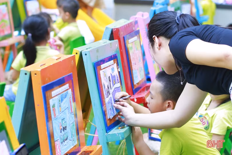 54 “họa sỹ nhí tranh tài vẽ tranh khơi nguồn sáng tạo