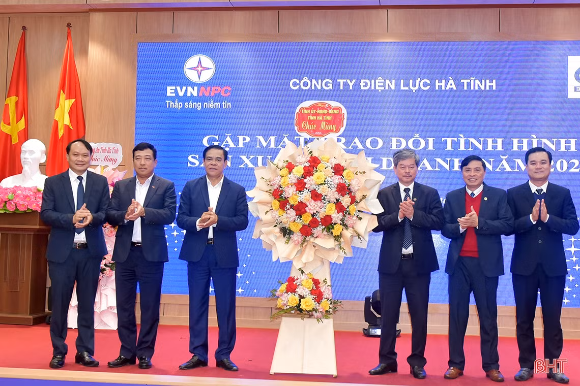 Cấp điện ổn định, phục vụ nhu cầu sinh hoạt cho Nhân dân và các hoạt động trên địa bàn Hà Tĩnh