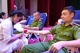 Hơn 200 người tham gia ngày hội hiến máu tình nguyện