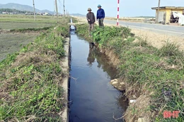 Kênh thủy lợi xuống cấp nghiêm trọng, gần 50 ha lúa thiếu nước