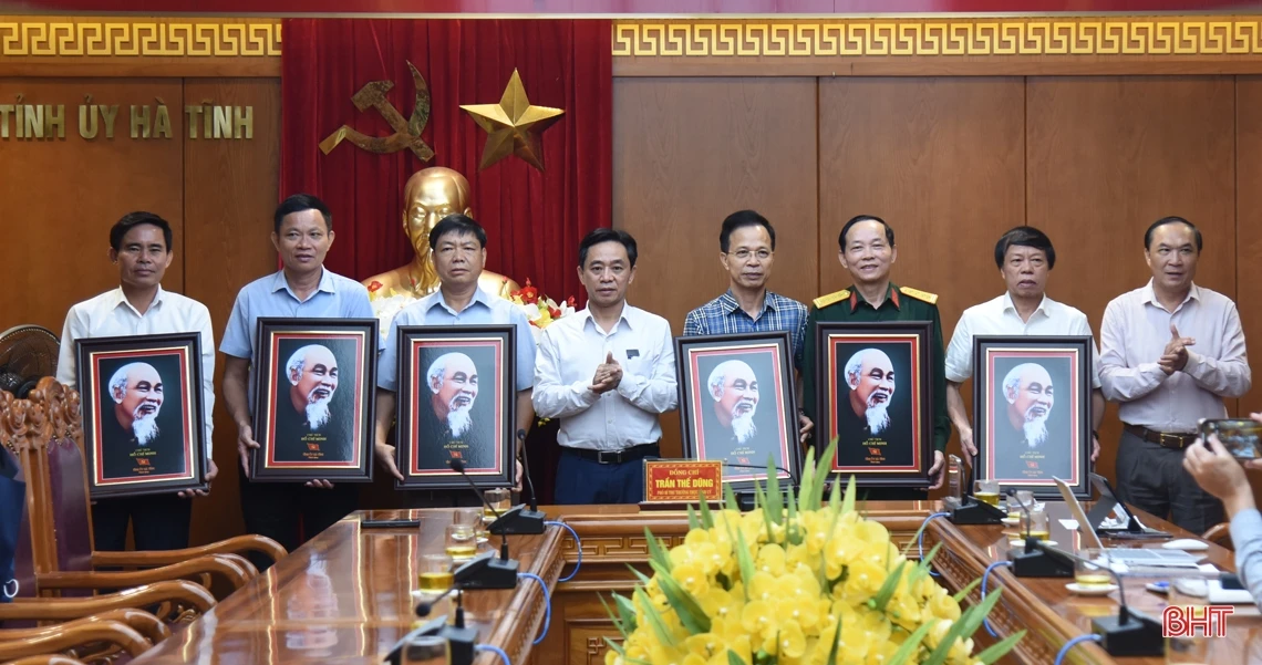 Gặp mặt cán bộ thuộc diện Ban Thường vụ Tỉnh ủy Hà Tĩnh quản lý đến tuổi nghỉ hưu