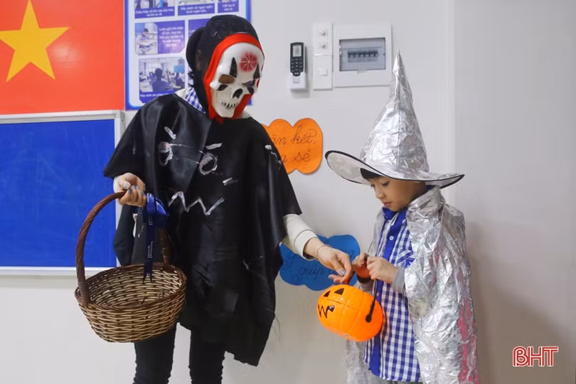 Lễ Halloween nhiều sắc màu của học sinh Hà Tĩnh
