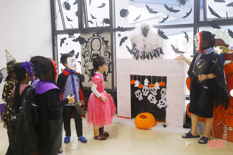 Lễ Halloween nhiều sắc màu của học sinh Hà Tĩnh