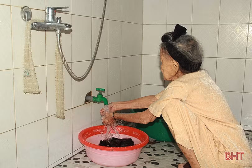 Cụ bà 109 tuổi ở Hà Tĩnh vẫn minh mẫn, tập thể dục hằng ngày