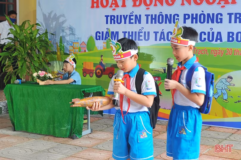 Học sinh Hương Khê thi tài phòng tránh tai nạn bom mìn