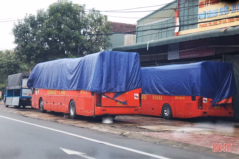 Hà Tĩnh: Bến xe đìu hiu, nhà xe bù lỗ chạy giữ tuyến