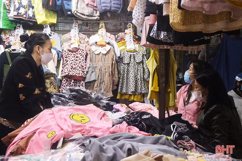 Khi tiểu thương Hà Tĩnh “bắt sóng”... bán hàng online