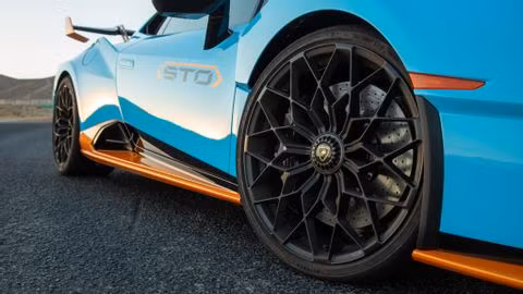 Siêu xe Lamborghini Huracan STO đầu tiên về Việt Nam