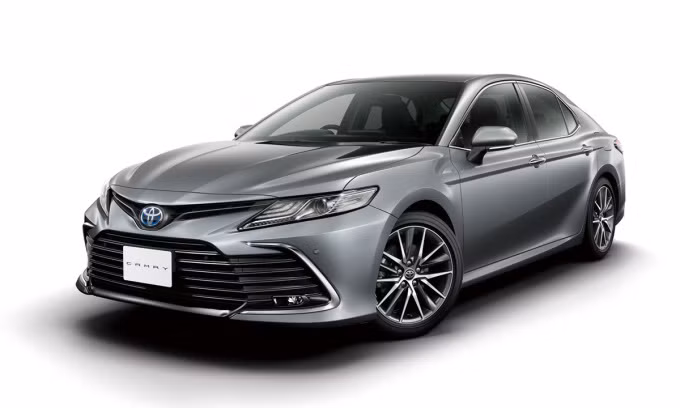 Toyota Camry 2022 sắp ra mắt