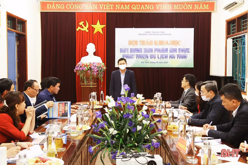 Đổi mới, nâng cao chất lượng đào tạo, đưa Trường Cao đẳng Nguyễn Du phát triển xứng tầm