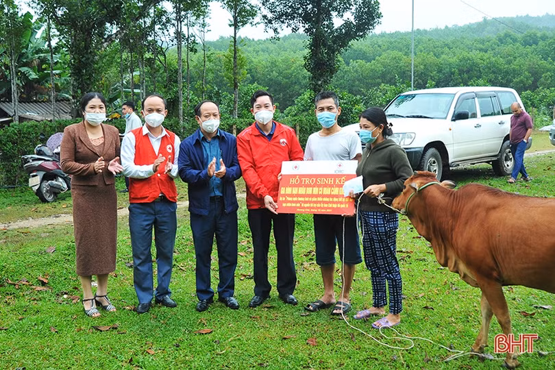 Học sinh Hương Khê thi tài phòng tránh tai nạn bom mìn