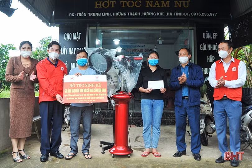 Học sinh Hương Khê thi tài phòng tránh tai nạn bom mìn