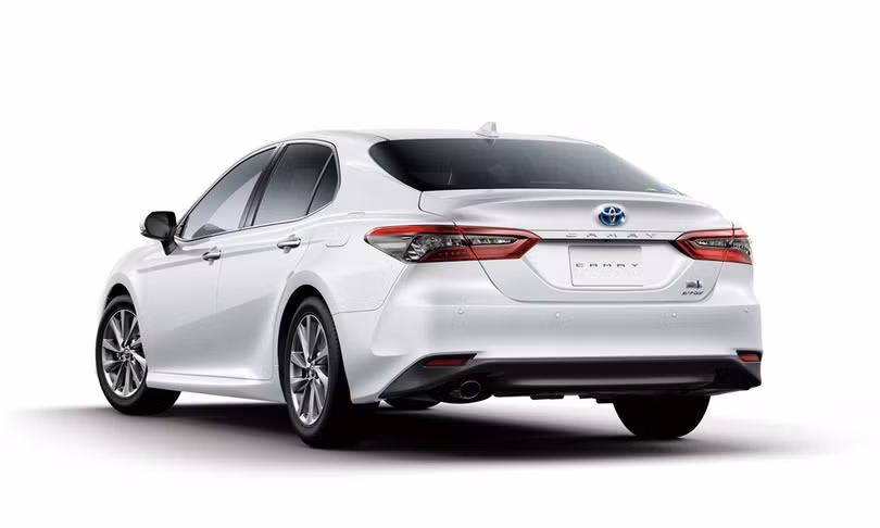 Toyota Camry 2022 sắp ra mắt