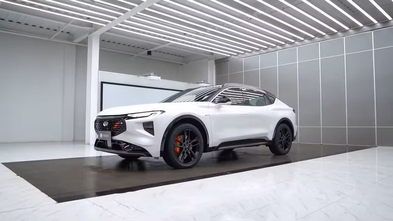 Cận cảnh Ford Evos 2021, SUV coupe khiến người Việt mê mẩn