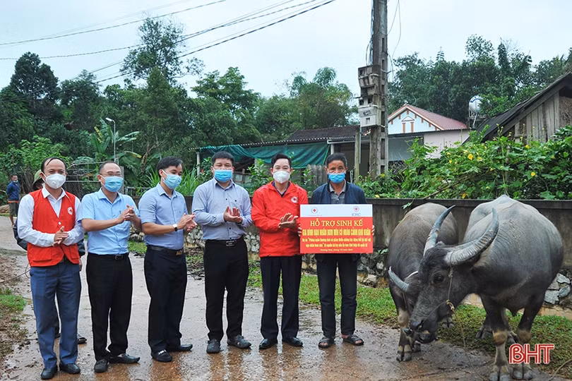 Học sinh Hương Khê thi tài phòng tránh tai nạn bom mìn