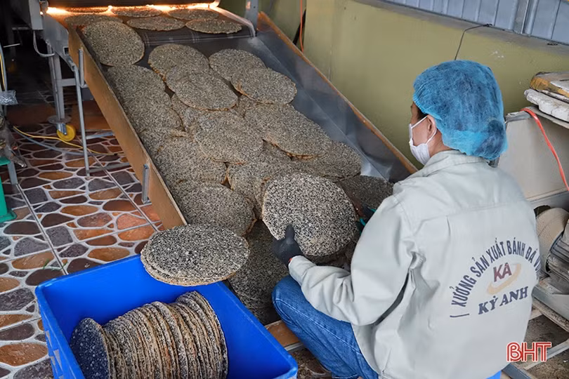 Hiện thực hóa giấc mơ đưa bánh đa vừng OCOP của Hà Tĩnh xuất ngoại