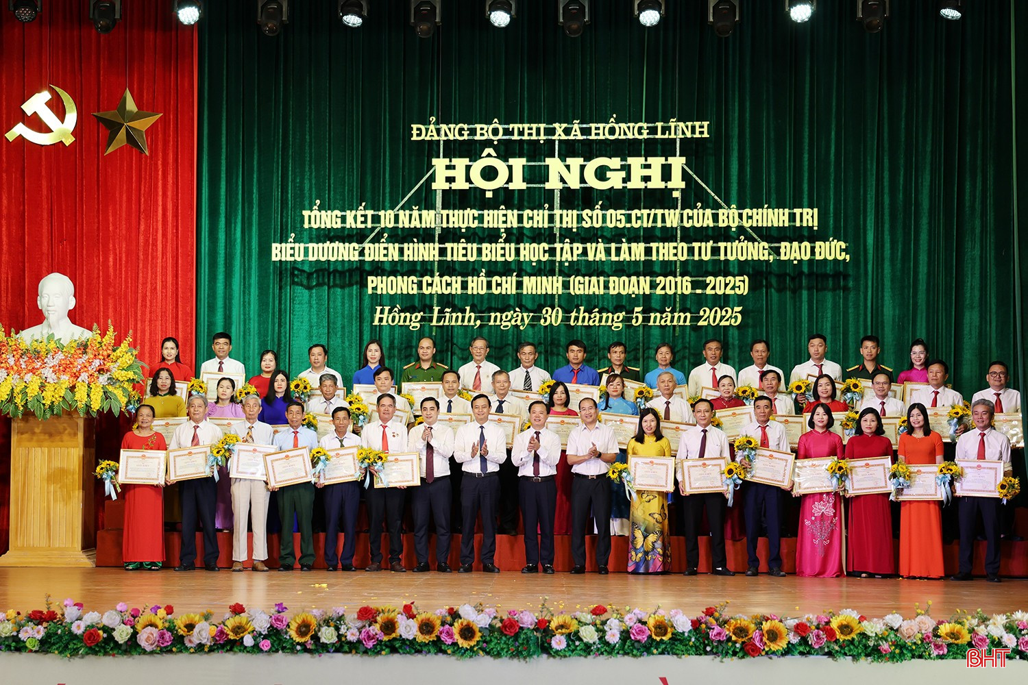 Việc học tập và làm theo tư tưởng, đạo đức, phong cách Hồ Chí Minh được cấp ủy các cấp triển khai bài bản, đi vào nền nếp, tạo sự chuyển biến rõ nét trong công tác xây dựng Đảng về chính trị, tư tưởng. bqbht_br_3.jpg