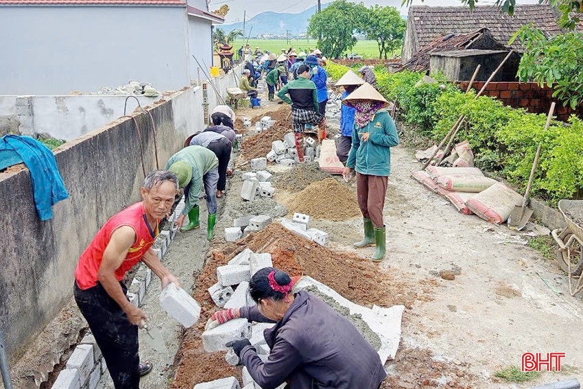 Phong trào xây dựng NTM tiếp tục được các địa phương duy trì nhằm nâng cao chất lượng các tiêu chí, đảm bảo bền vững. bqbht_br_5.jpg