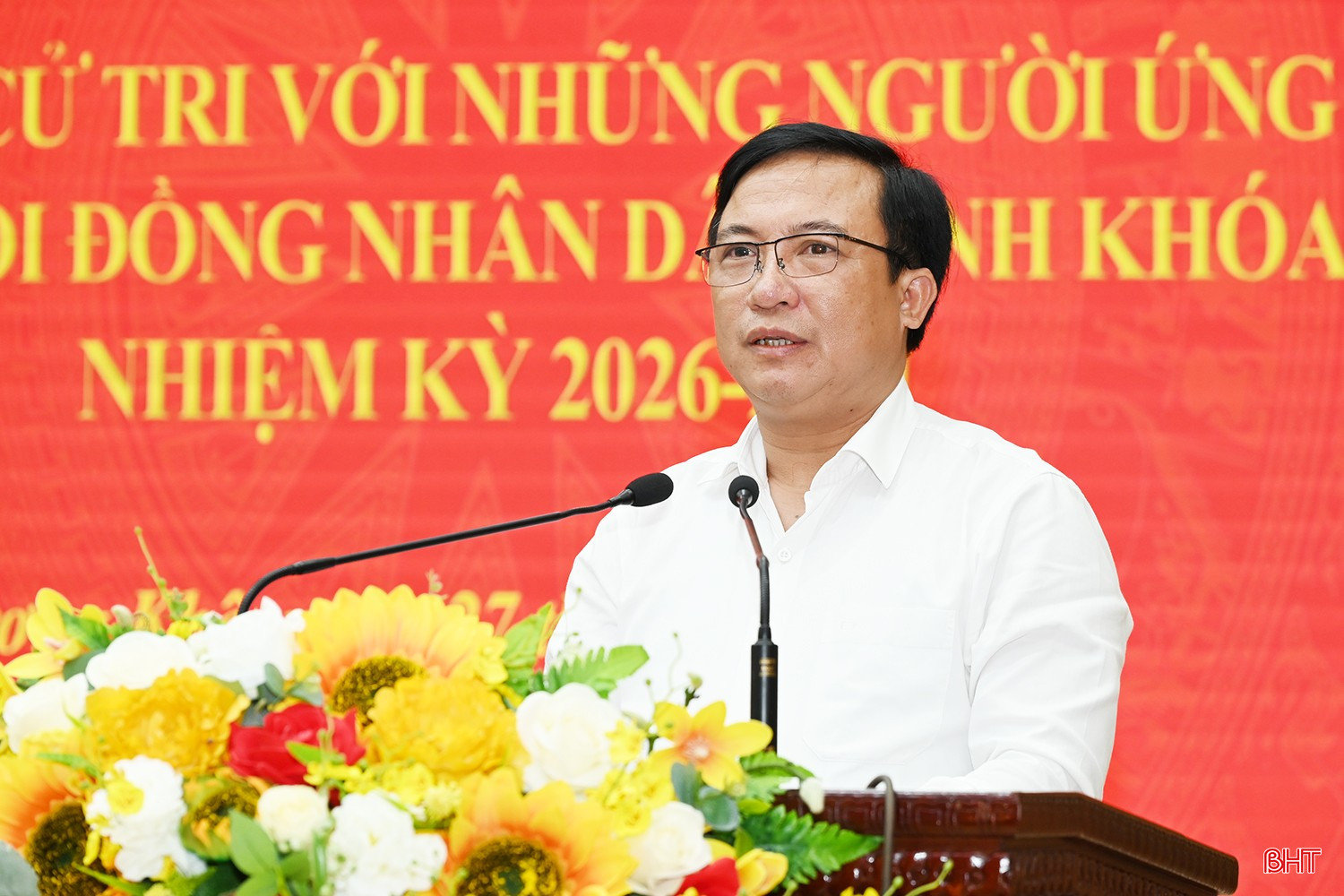 Ông Hà Văn Đàn - Bí thư Đảng ủy, Chủ tịch HĐND xã Hương Phố trình bày chương trình hành động.