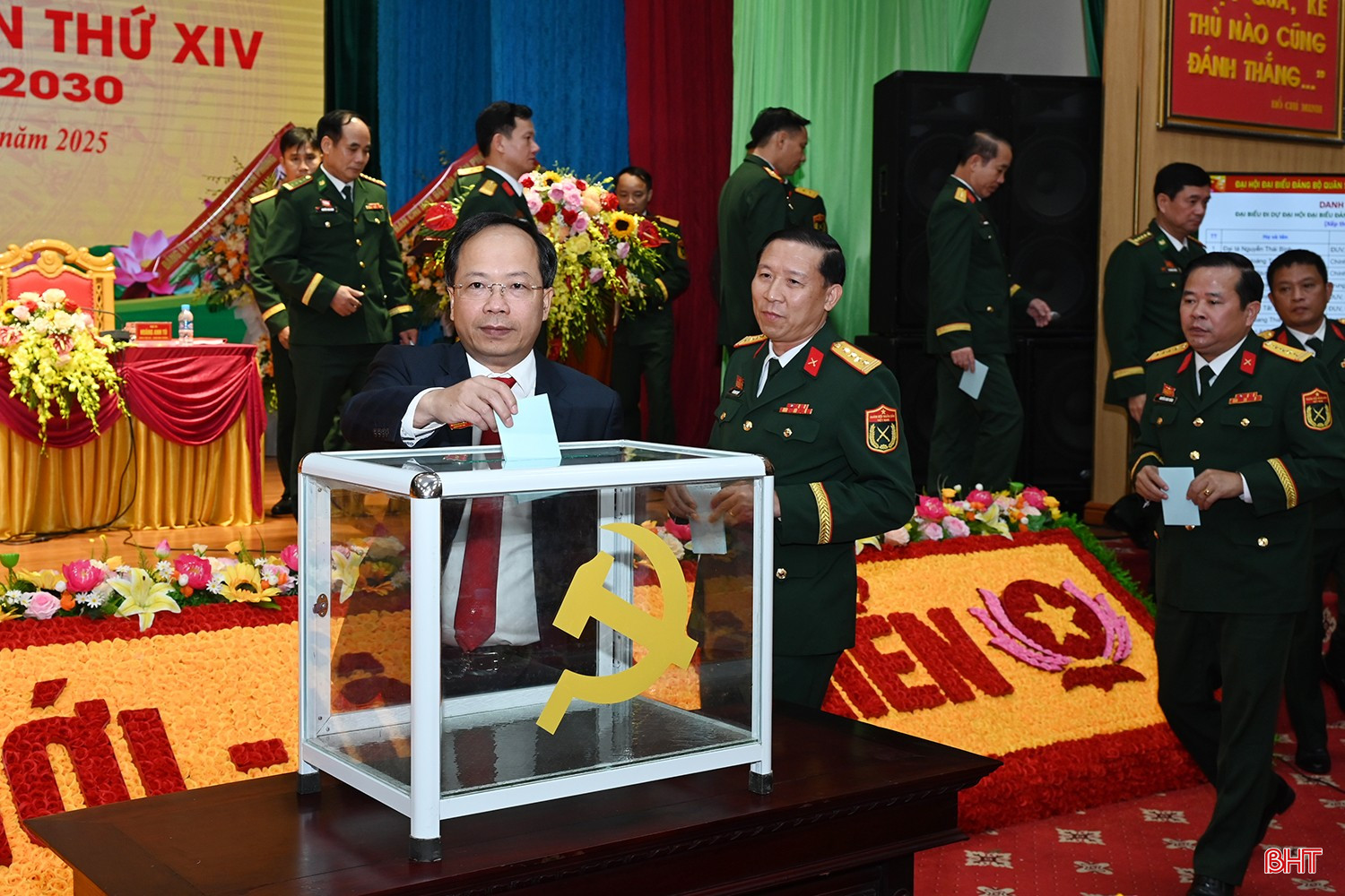 Đại hội bầu đoàn đại biểu đi dự Đại hội Đảng bộ tỉnh lần thứ XX, nhiệm kỳ 2025 – 2030. bqbht_br_3-9447.jpg