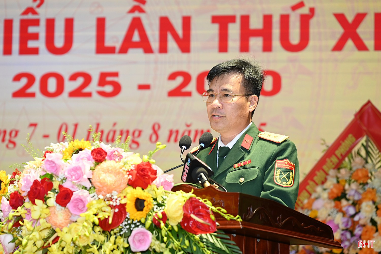 Các đại biểu thảo luận góp ý vào dự thảo văn kiện các cấp. bqbht_br_5-4672.jpg
