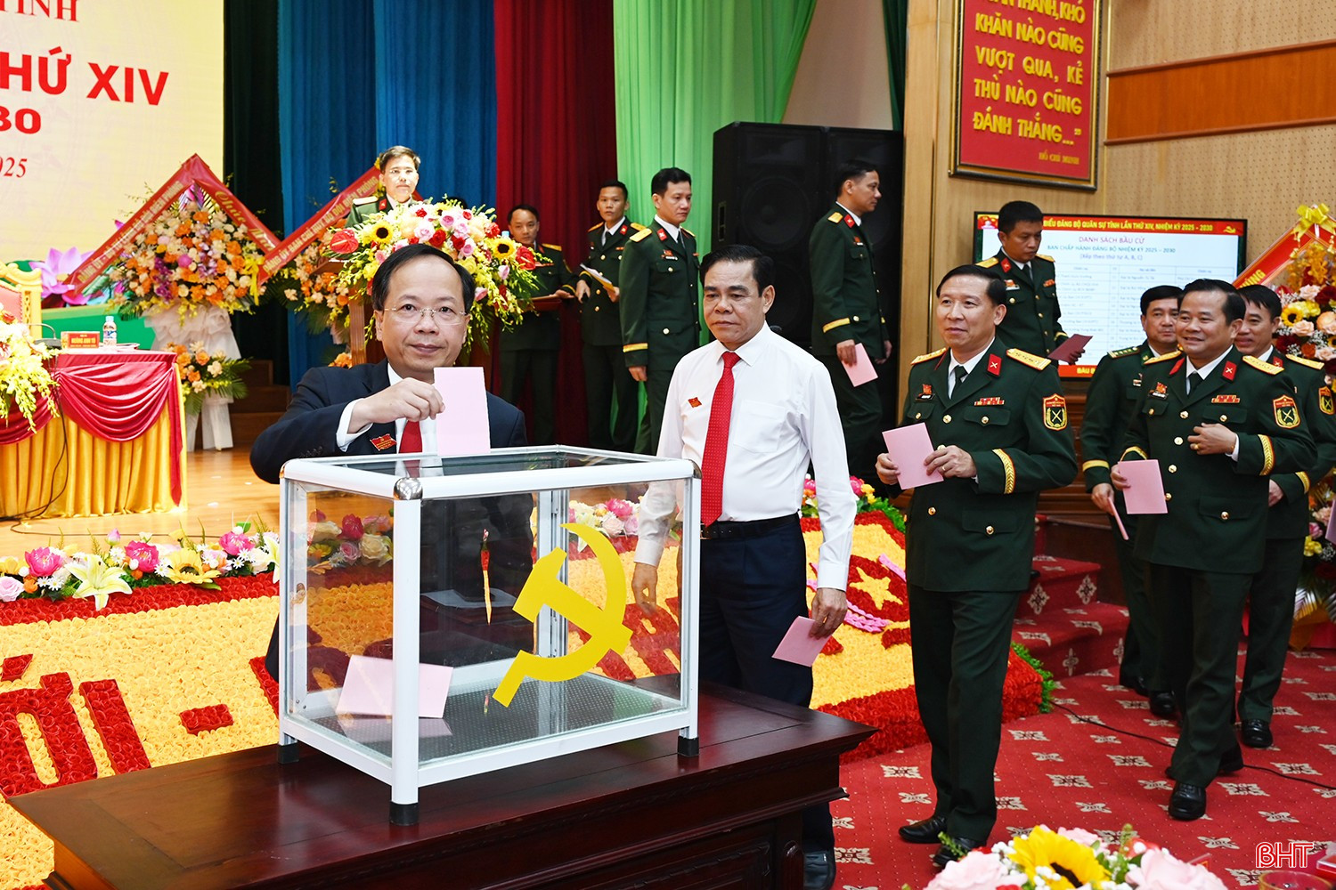 Đại hội tiến hành bầu Ban Chấp hành Đảng bộ Quân sự tỉnh khóa XIV nhiệm kỳ 2025-2030. bqbht_br_9.jpg