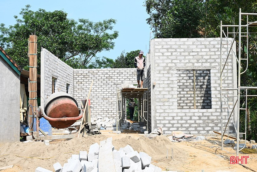 Hà Tĩnh phấn đấu đến 19/5 sẽ hoàn thành chương trình xóa nhà tạm, nhà dột nát. bqbht_br_4.jpg